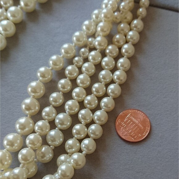 J. CREW 5 strand knotted graduated layered white faux pearl necklace - Picture 4 of 10